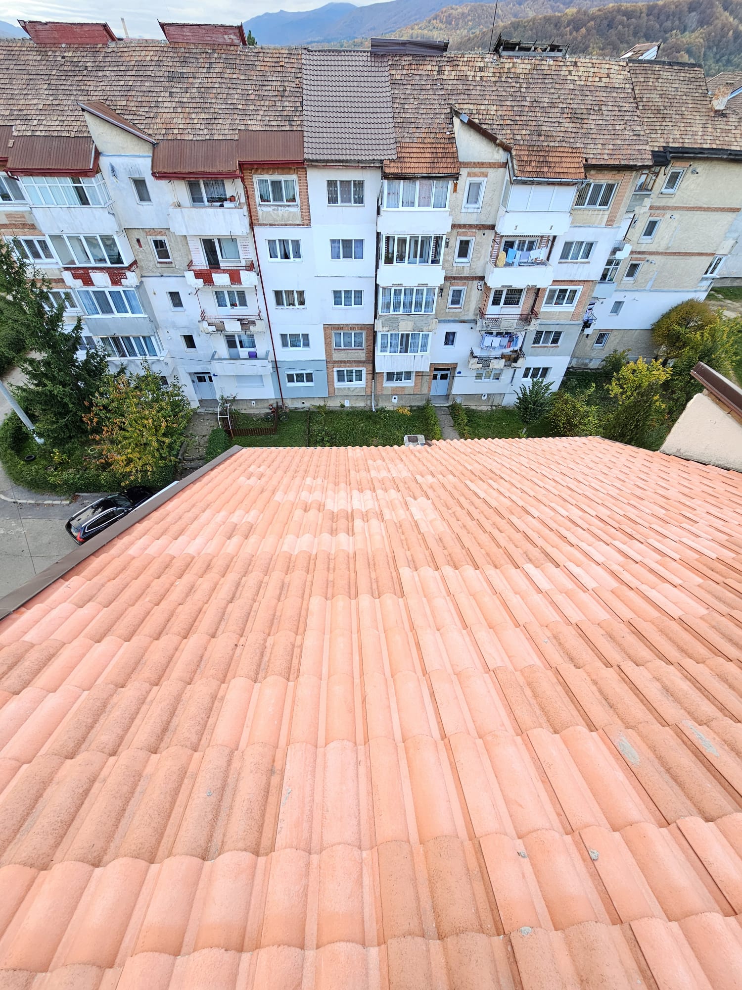 Montaj tigla de beton